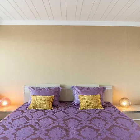 Duesternbrook Apartment *